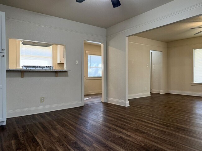 Building Photo - 45w26th