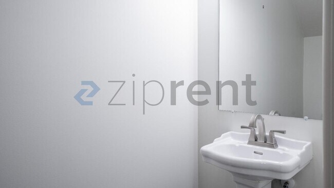 Building Photo - 1346 Calash Ave