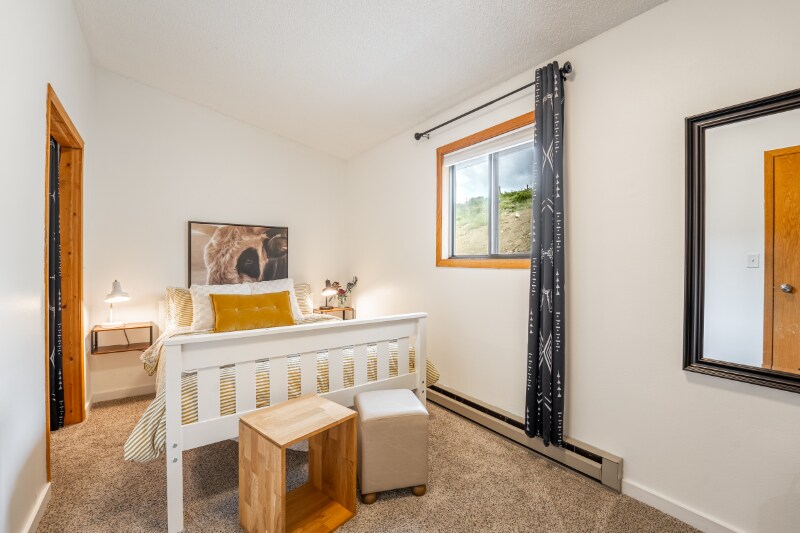 Building Photo - 1602 Indian Creek Frontage Rd