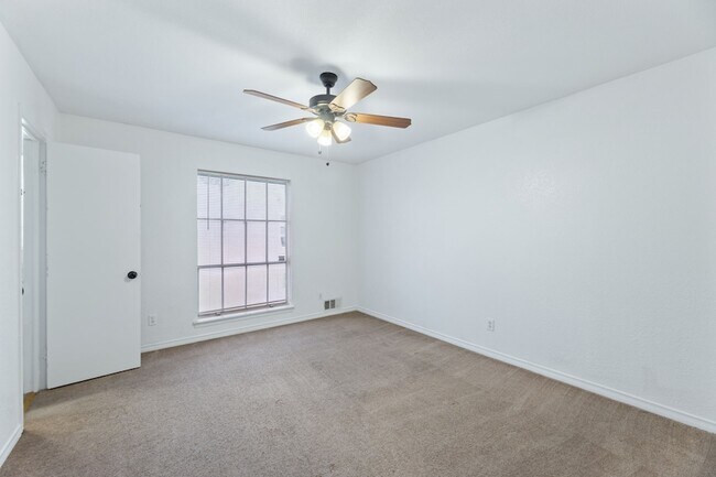 Building Photo - 2726 Blanton St
