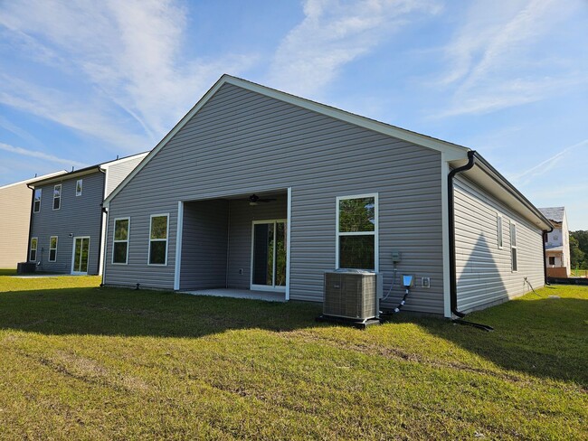 Building Photo - Brand new 3 bedroom 2 bath home in the Sou...