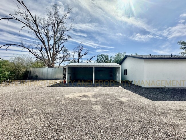 Building Photo - 3921 E Blacklidge Dr