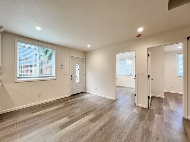 Building Photo - 847 Central Ave