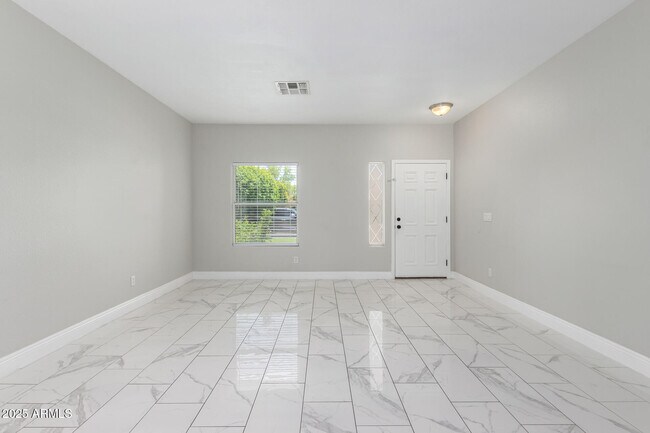 Building Photo - 3704 E Wyatt Way