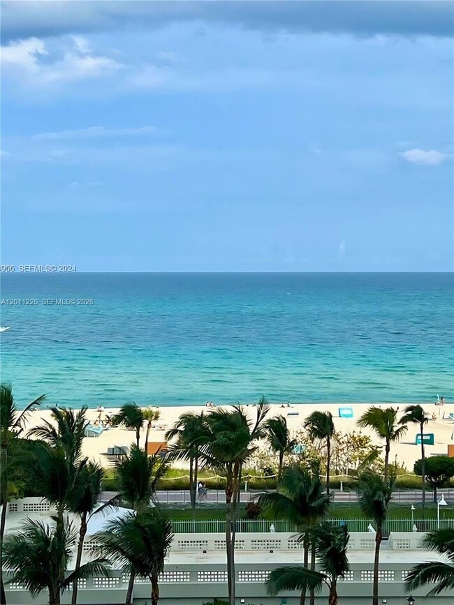 Building Photo - 2899 Collins Ave