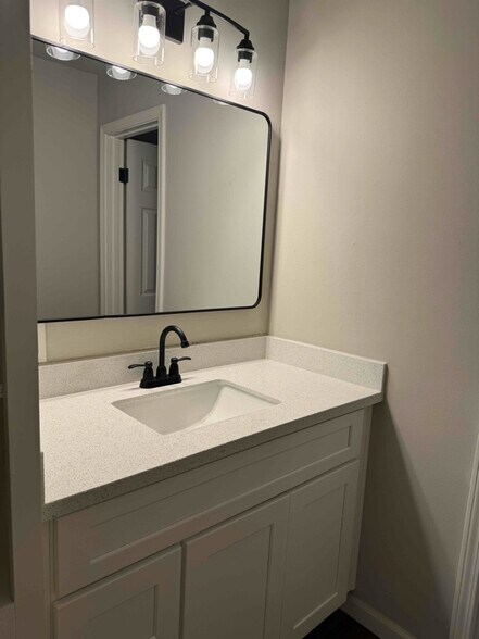 Building Photo - 1413 Forehand St