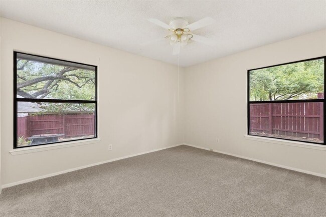 Building Photo - 6203 Greentree Ln