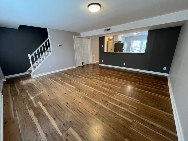 Building Photo - 7705 Sandra Ln