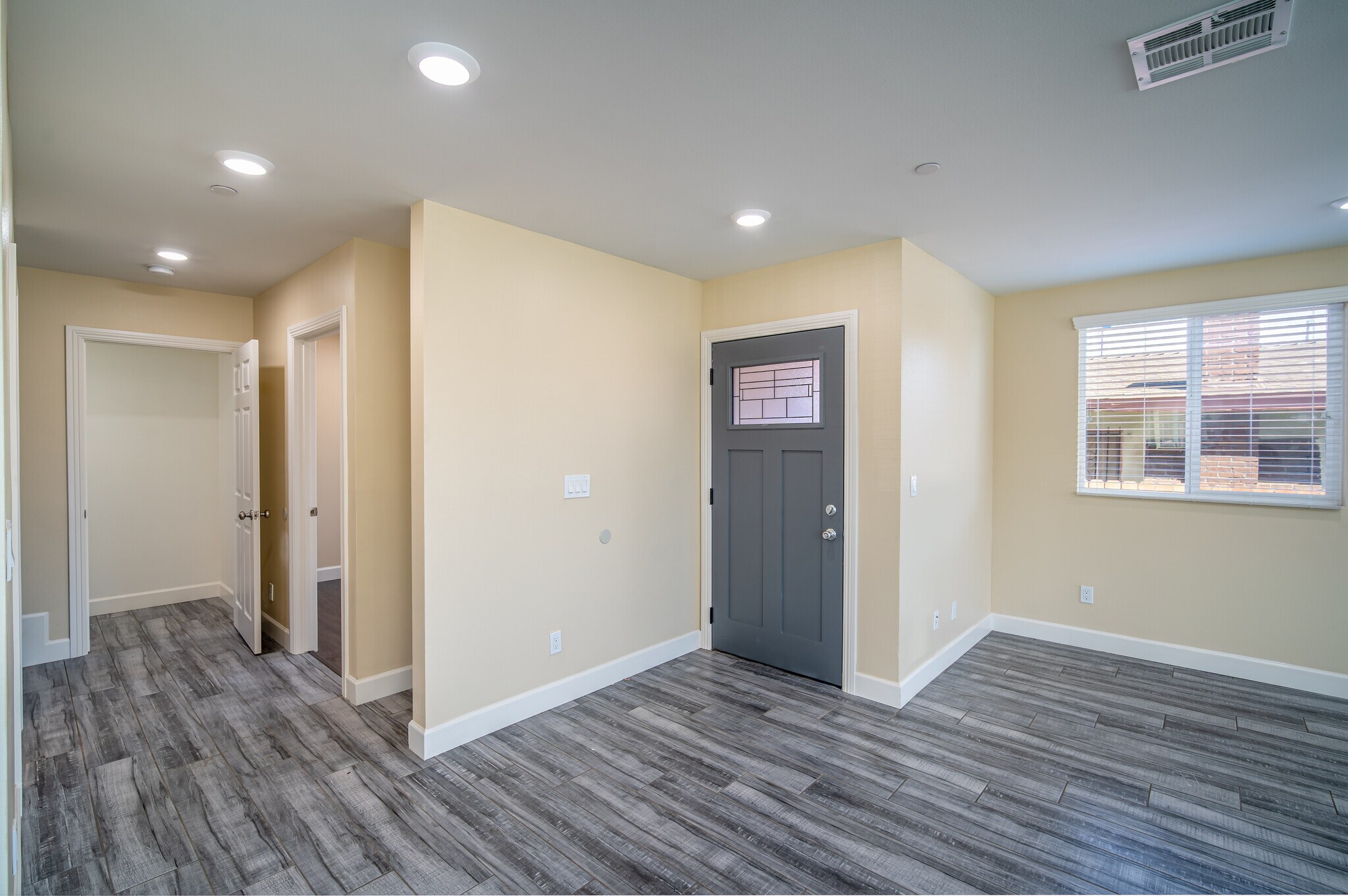 Building Photo - 3553 Sabina St