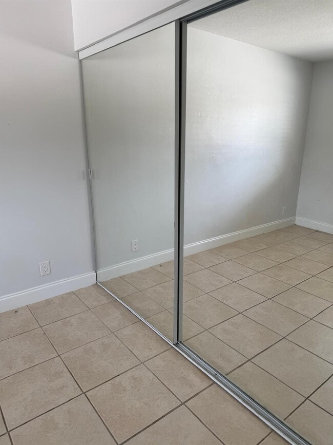 Building Photo - 1216 Periwinkle Pl