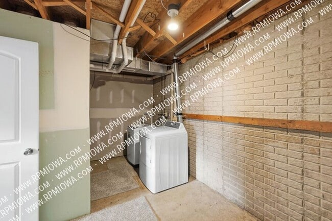 Building Photo - 4025 SE 25th St