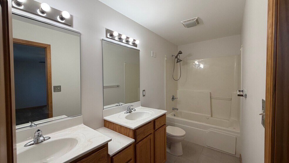 Building Photo - 6387 Amanda Dr