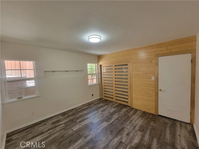 Building Photo - 2511 Florentina Ave
