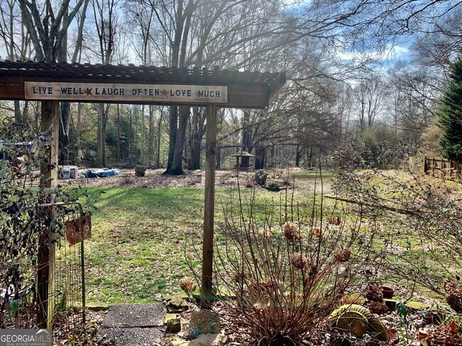 Building Photo - 322 Powder Springs St