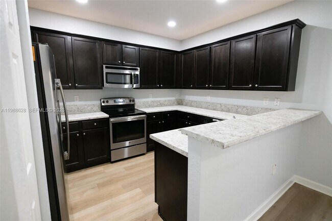 Building Photo - 3213 SE 6th St