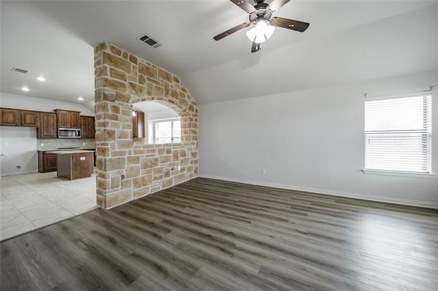 Building Photo - 2100 Benjamin Creek Dr
