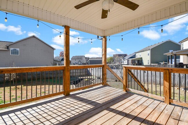 Building Photo - Pet Friendly Three Bedroom!