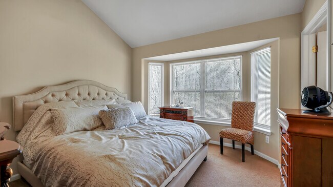 Building Photo - 5496 Stoney Pl S
