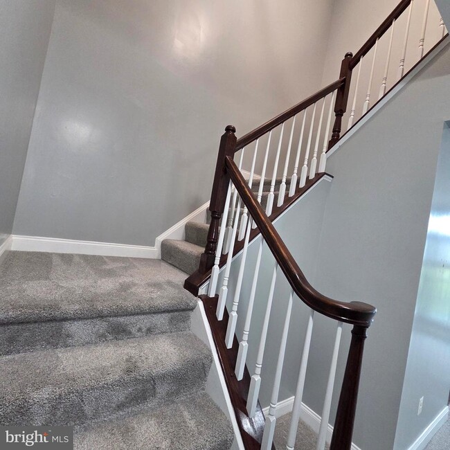 Building Photo - 4121 Chariot Way