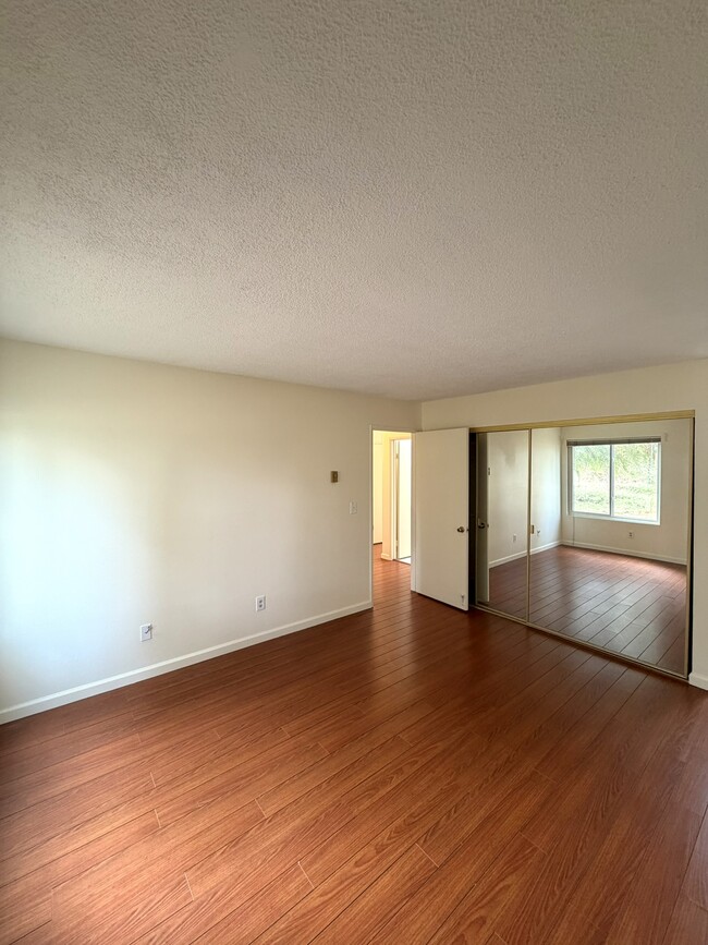 Building Photo - 3652 Clairemont Dr