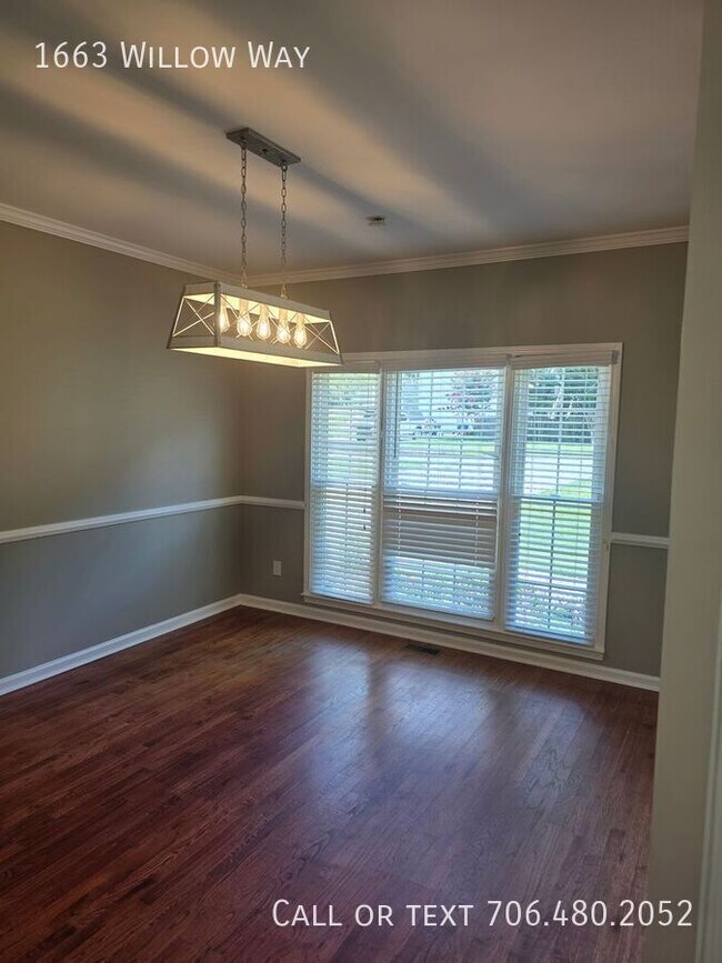 Building Photo - 1663 Willow Way