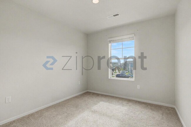 Building Photo - 555 Stoller St