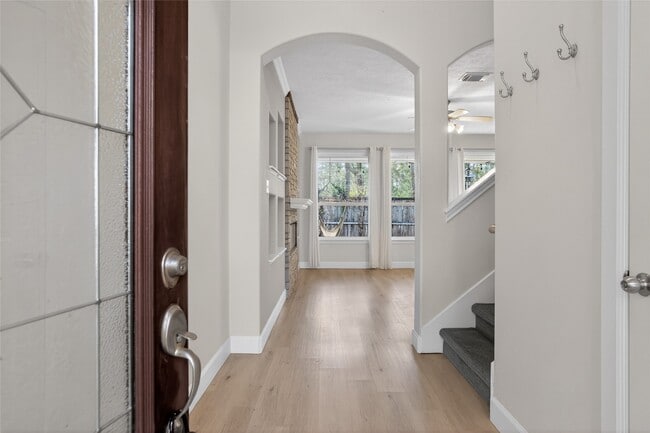 Building Photo - 126 Silver Penny Dr