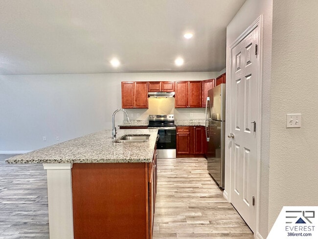 Building Photo - 10 Ryall Ln