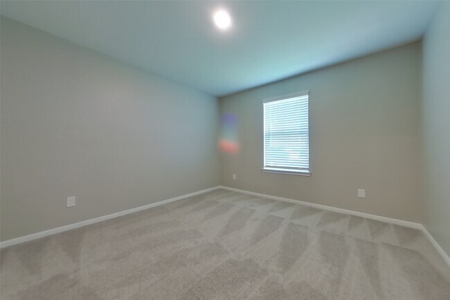 Building Photo - 301 Summer Horse Dr