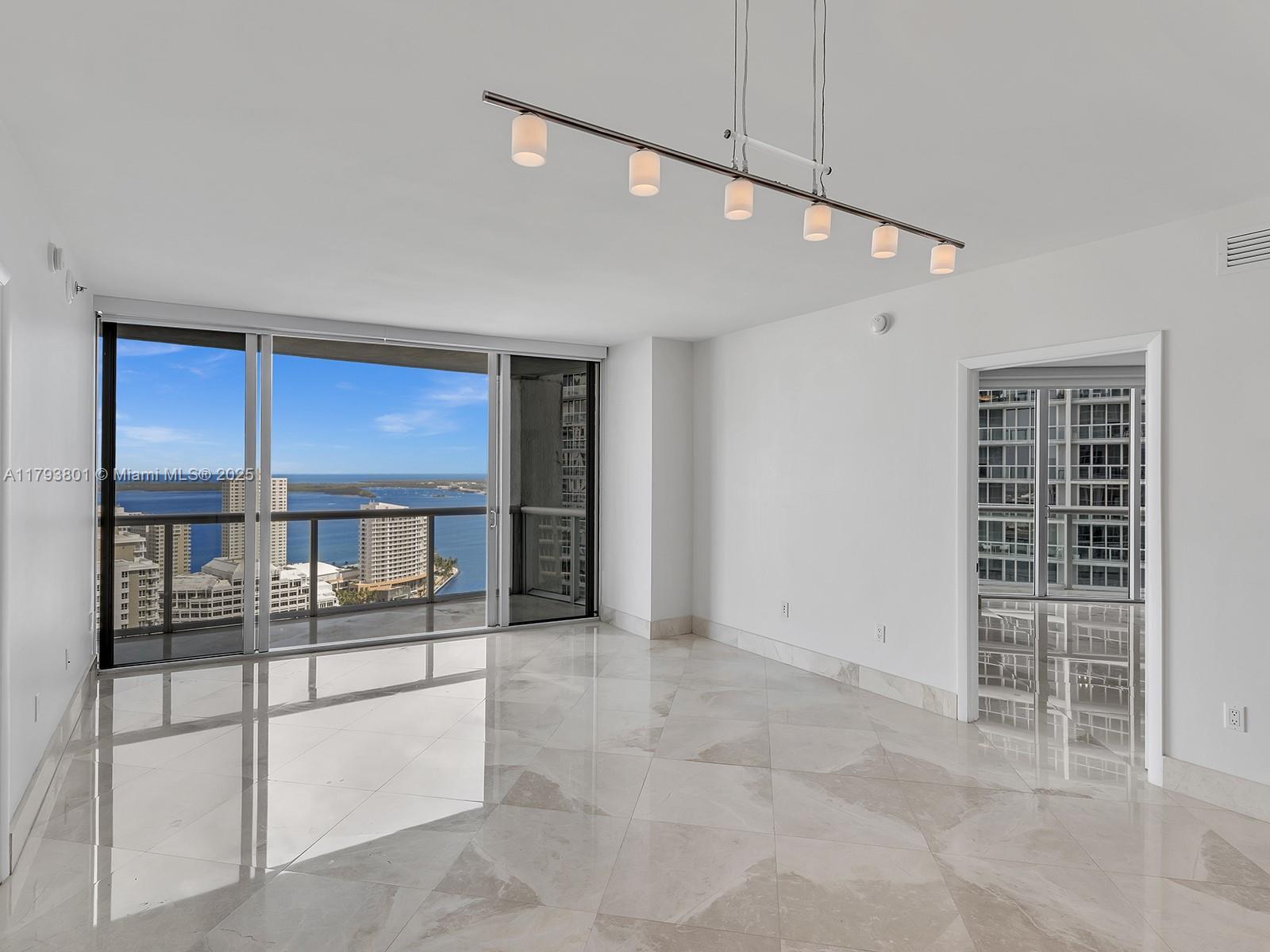 Building Photo - 475 Brickell Ave