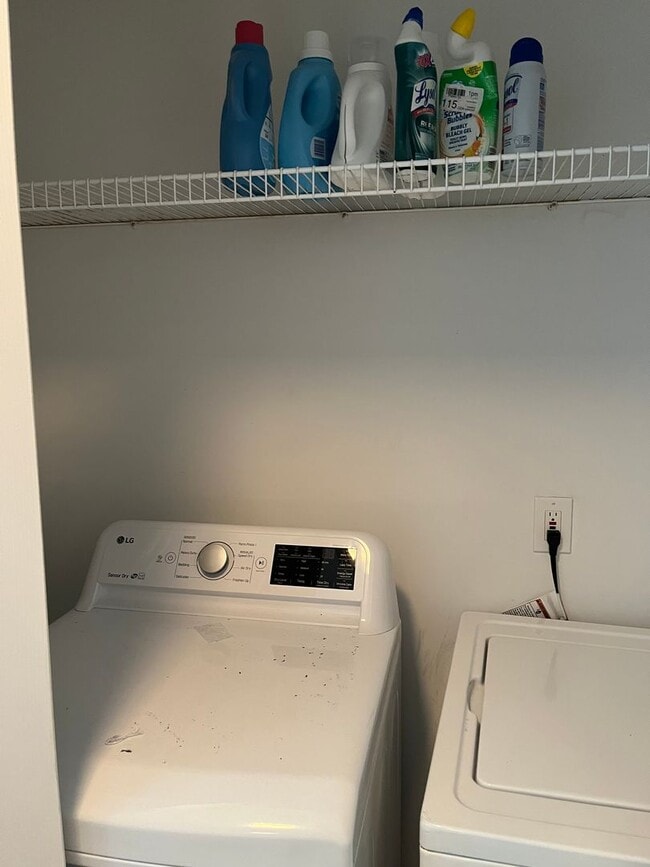 Building Photo - Private 3/4 BR 2.5Ba in Forestdale area of Sandwhich