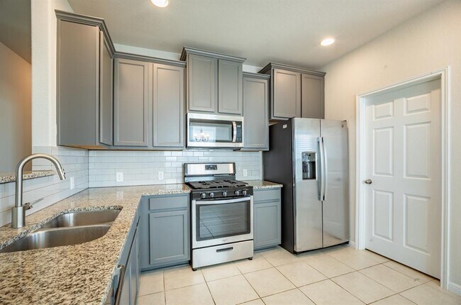 Building Photo - 117 Manatee Ln