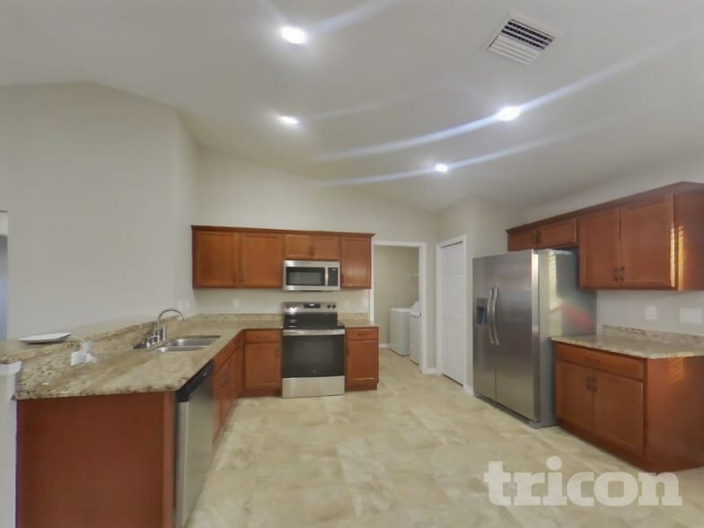 Building Photo - 2311 12th Ave E