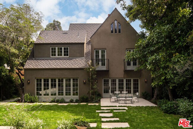 Building Photo - 2027 Laughlin Park Dr