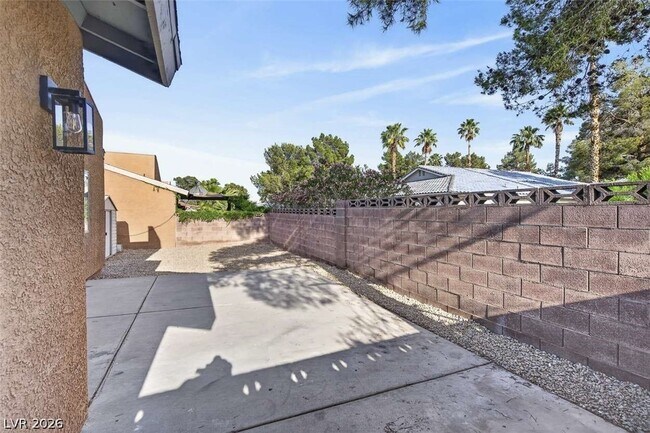 Building Photo - 6529 Pinon Pine Way