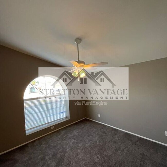 Building Photo - 3893 W Denver St