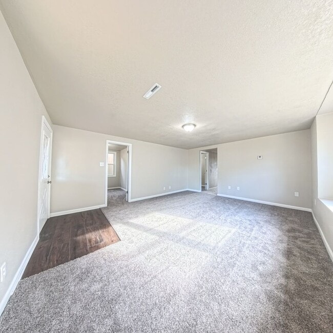 Building Photo - Newly updated 2 bedroom 1 bathroom home-Melcher