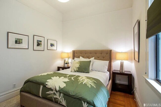 Building Photo - 450 Fair Oaks St