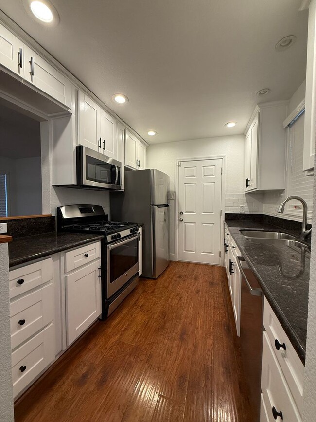 Building Photo - *Charming 3-Bedroom Home for Rent in East Sacramento!*