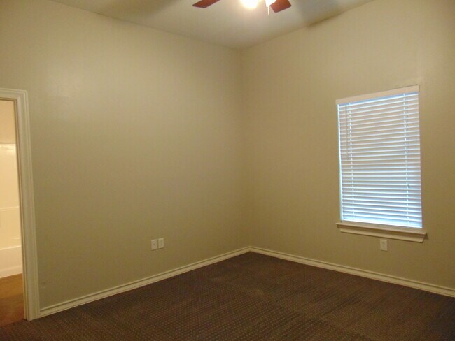 Building Photo - 1712 23rd St