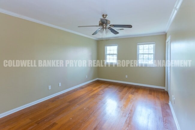 Building Photo - 9356 Charbar Cir