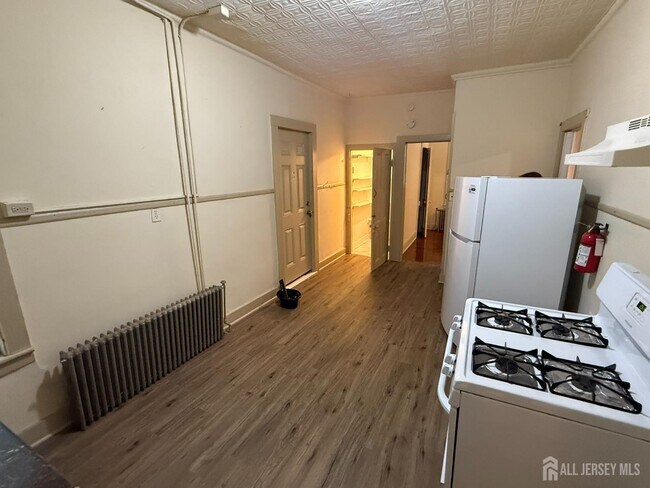 Building Photo - 69 W Somerset St