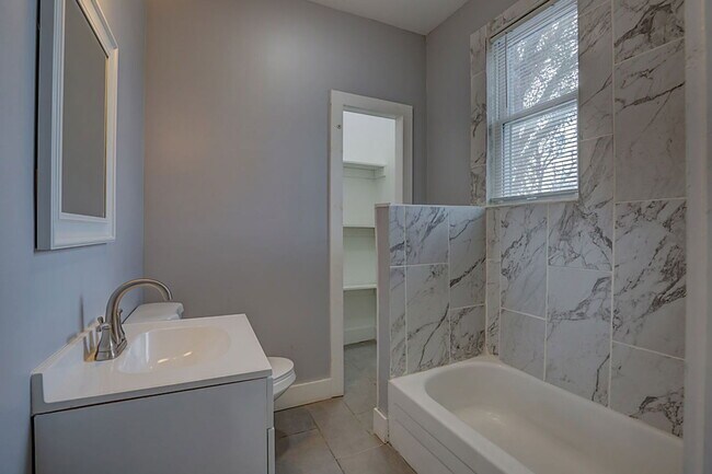 Building Photo - 1221 California Ave