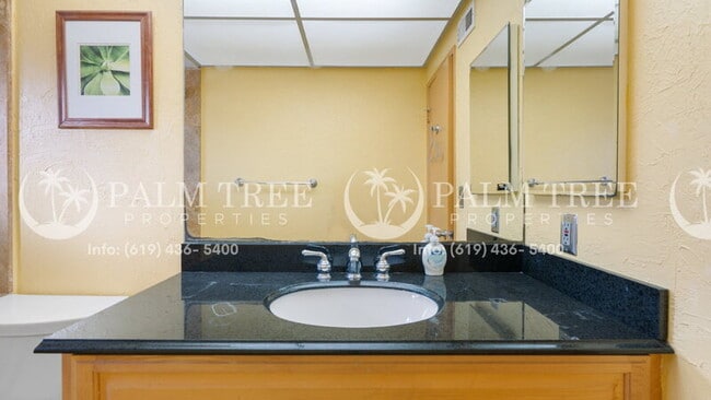 Building Photo - 3582 Governor Dr