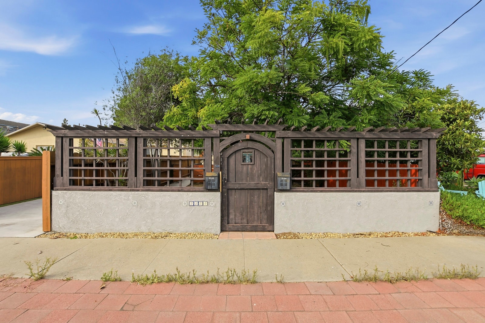 Building Photo - 2154 Oliver Ave