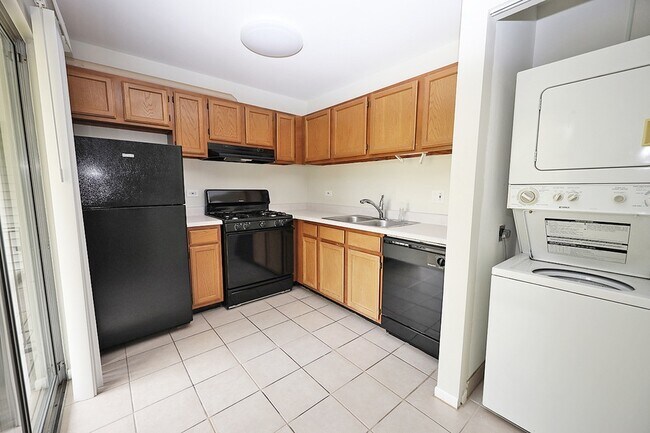 Building Photo - 8 Gant Cir