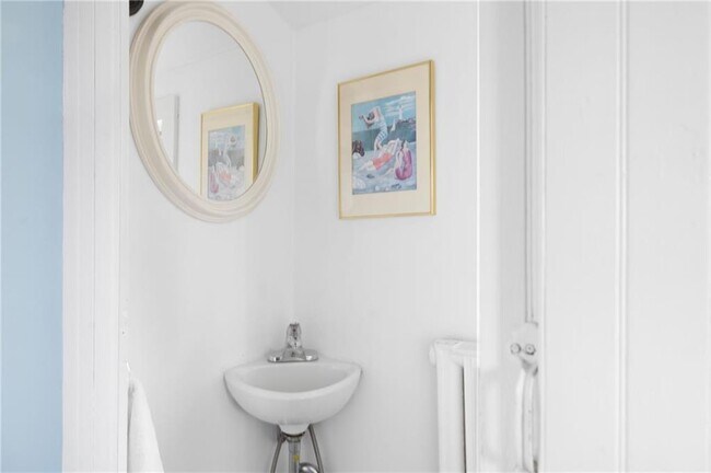 Building Photo - 59 Mt Hope Ave