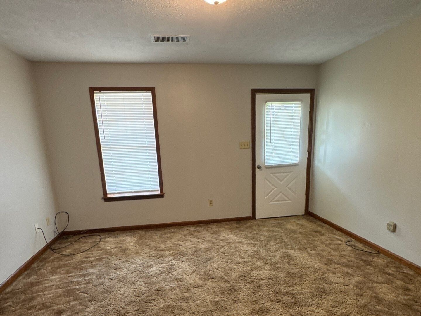 Building Photo - 112 Misty Ln