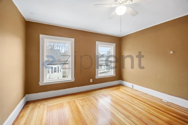 Building Photo - 16 Penhallow St