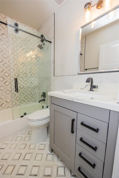 Building Photo - 50 Desford Ln